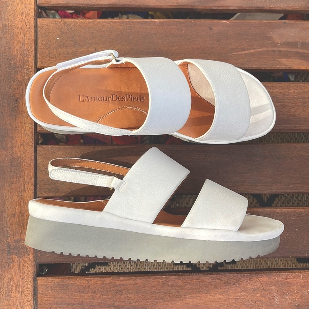 L'Amour des Pieds Abruzzo Women's Sandals White